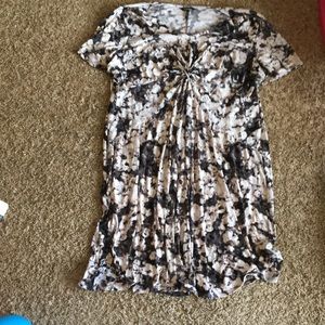 Short sleeve gray and white dress